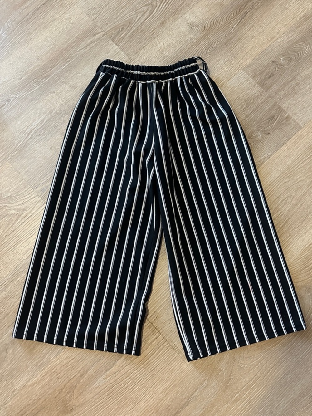 Black and White Vertical Stripe Wide Leg Cropped Pants
